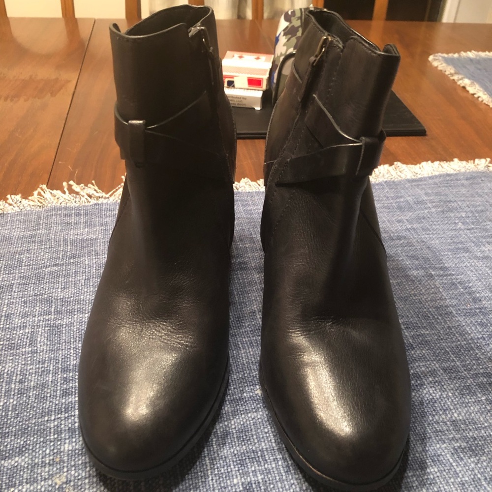 Cole Hahn Leather Ankle Boots NWOT